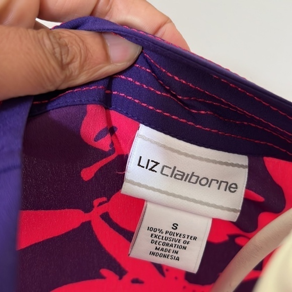 Liz Claiborne sleeveless flower top - Picture 3 of 3